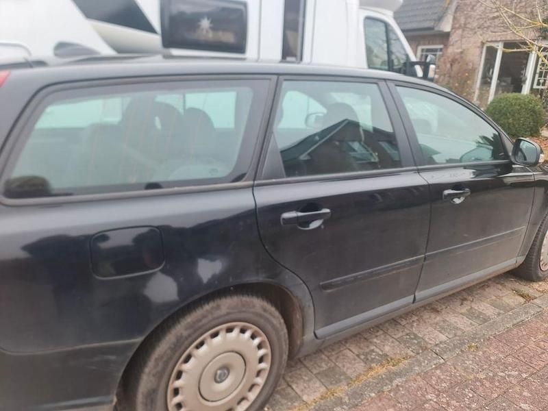 Schwarz Gebraucht 2009 Volvo V50 Kombi | 1.000 € (Superpreis) - Bild 1/4