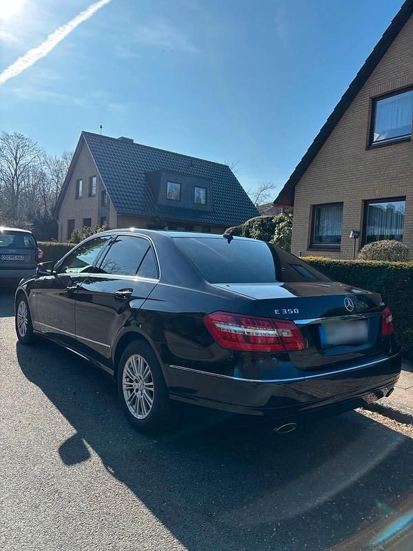 Gebraucht Mercedes E350 292 PS (214 kW) 2009 Braun Limousine
