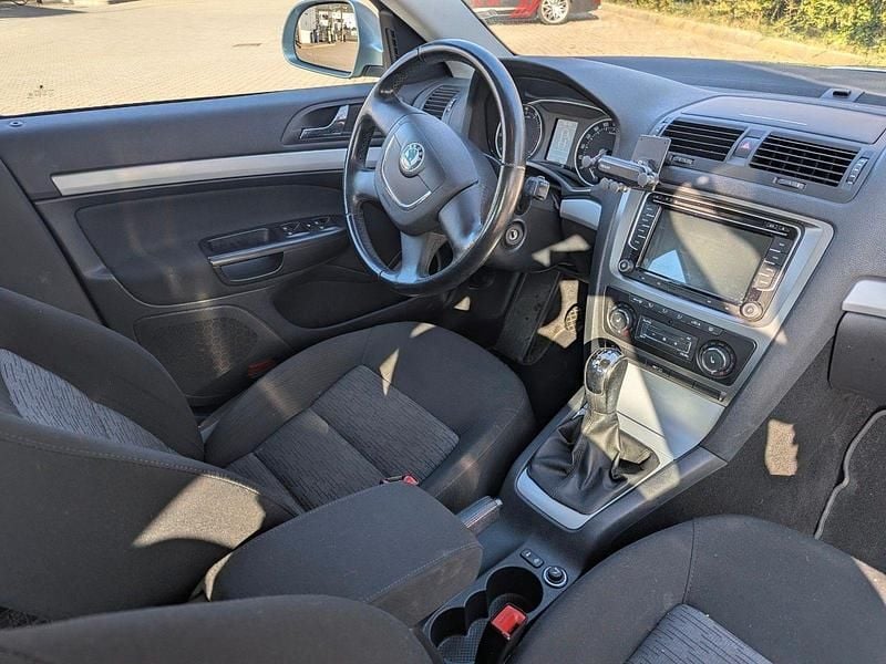 Second-hand Skoda Octavia 102 CP (75 kW) 2010 Verde Berlinǎ