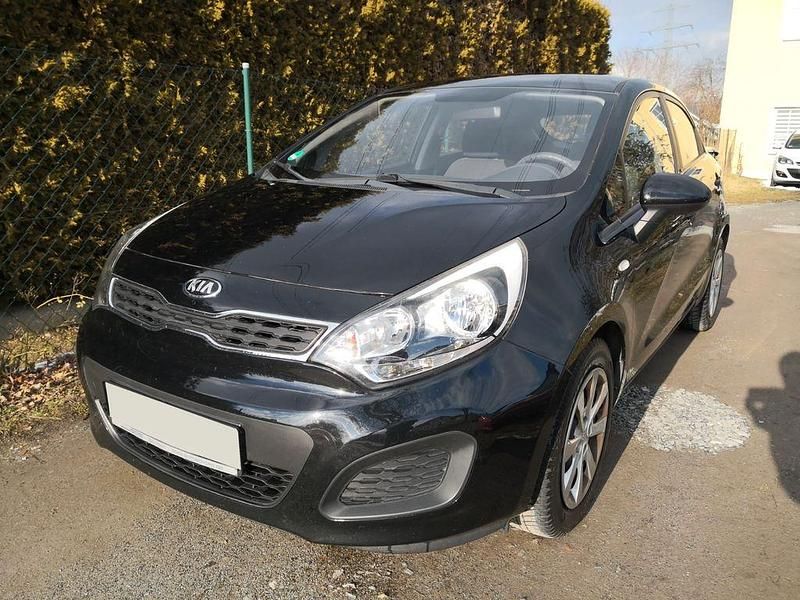 Schwarz Gebraucht 2014 Kia Rio 2 Limousine | 5.500 € (Fairer Preis) - Bild 1/4
