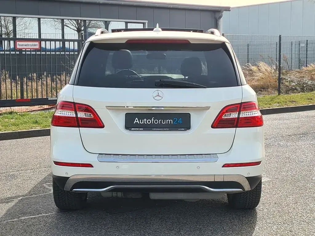 Gebraucht Mercedes ML350 AMG line 258 PS (189 kW) 2014 Weiß SUV
