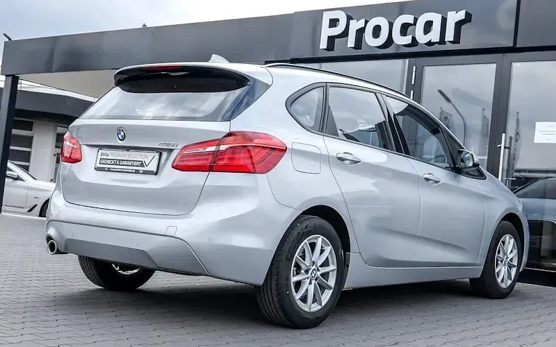 Gebraucht BMW 216 Advantage 109 PS (80 kW) 2021 Silber Coupé