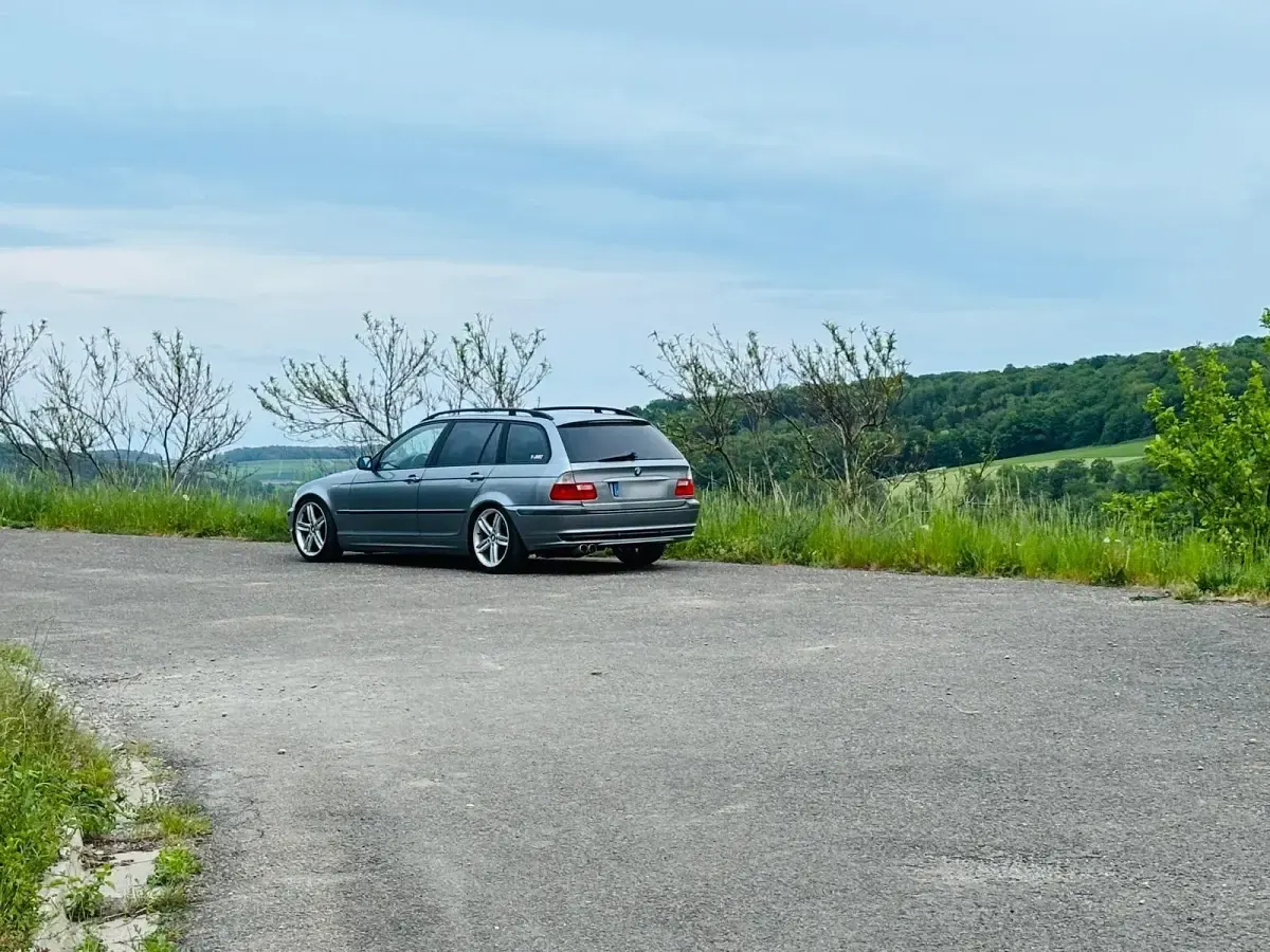 Gebraucht BMW 318 150 PS (110 kW) 2003 Silber Kombi
