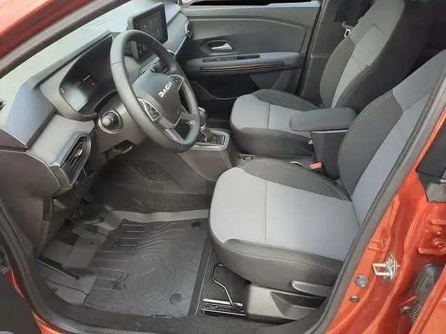 Neu Dacia Jogger Extreme 141 PS (103 kW) 2025 Braun Van / Kleinbus