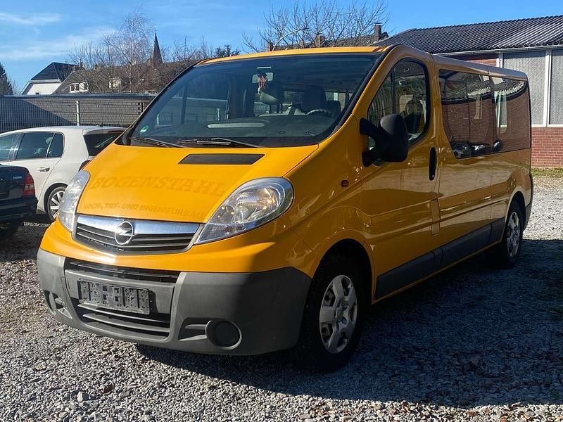 Gebraucht Opel Vivaro 114 PS (83 kW) 2009 Maisgelb Van / Kleinbus