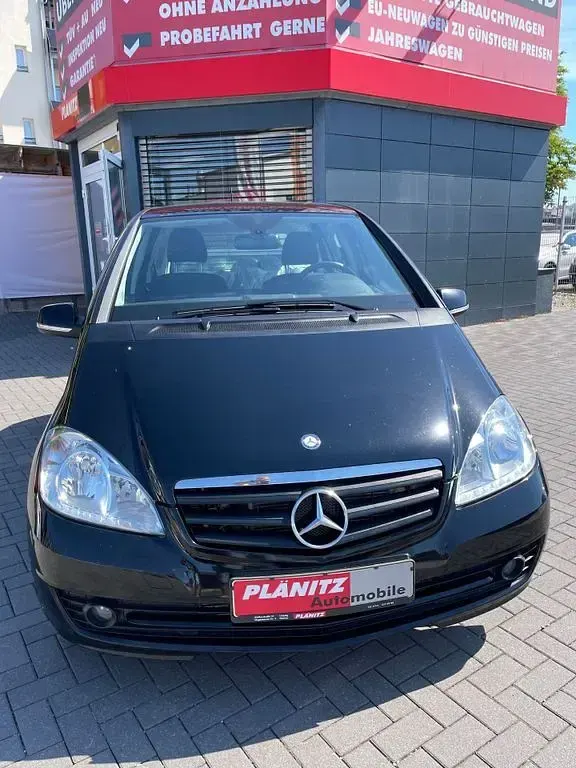 Gebraucht Mercedes A160 82 PS (60 kW) 2012 Schwarz Kleinwagen