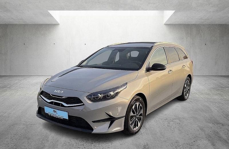 Neu Kia Ceed 120 PS (88 kW) 2025 Grau Kleinwagen