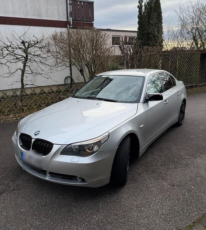Gebraucht BMW 530 231 PS (169 kW) 2004 Silber Limousine