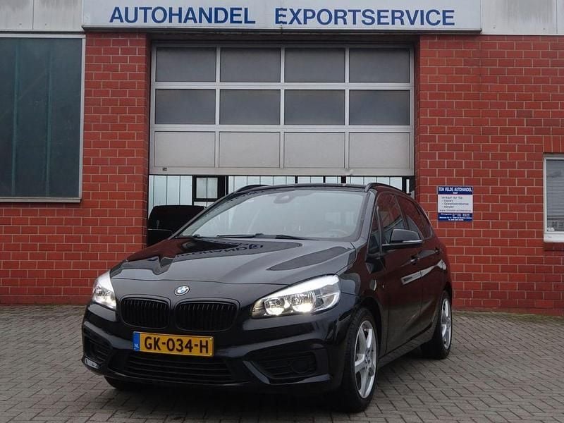 Gebraucht BMW 218 Basis 136 PS (100 kW) 2015 Schwarz Kombi