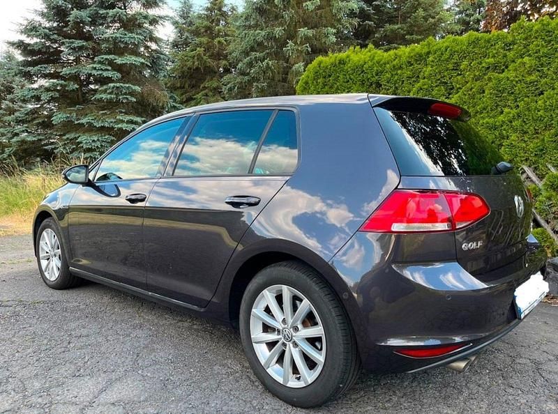 Gebraucht VW Golf VII LOUNGE 150 PS (110 kW) 2015 Limousine