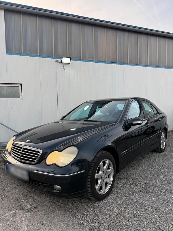 Gebraucht Mercedes C240 170 PS (125 kW) 2004 Grün Limousine