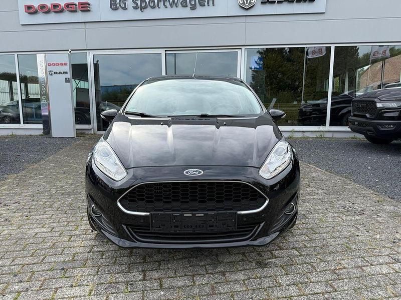 Shadow black Gebraucht 2017 Ford Fiesta Celebration Kleinwagen | 8.890 € (Fairer Preis) - Bild 1/4