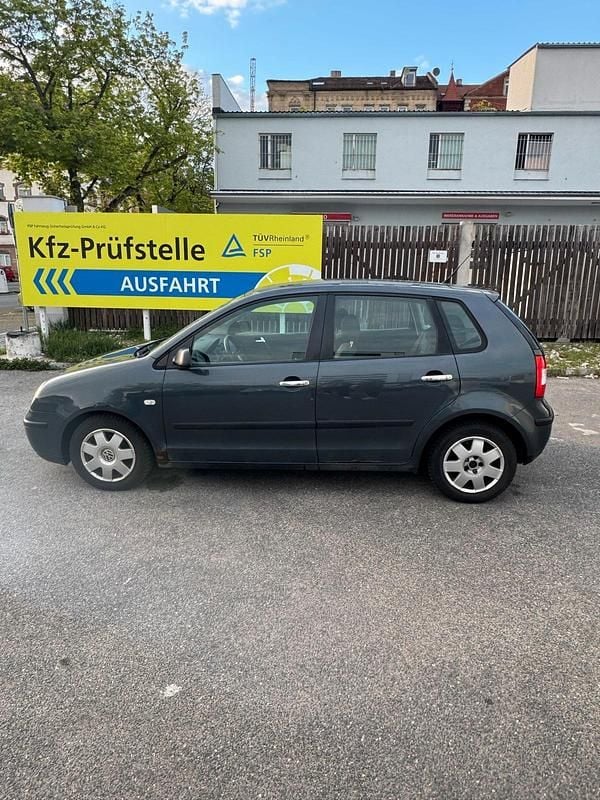 Second-hand VW Polo 64 CP (47 kW) 2002 Albastru Hatchback