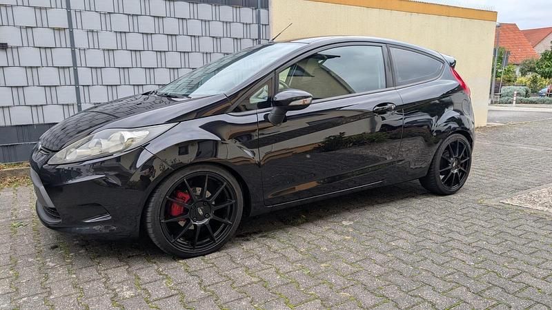 Gebraucht Ford Fiesta 82 PS (60 kW) 2010 Schwarz Kleinwagen