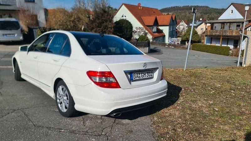 Gebraucht Mercedes C200 Avantgarde 184 PS (135 kW) 2009 Weiß Limousine