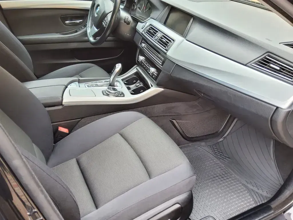 Gebraucht BMW 520 184 PS (135 kW) 2013 Schwarz Kombi
