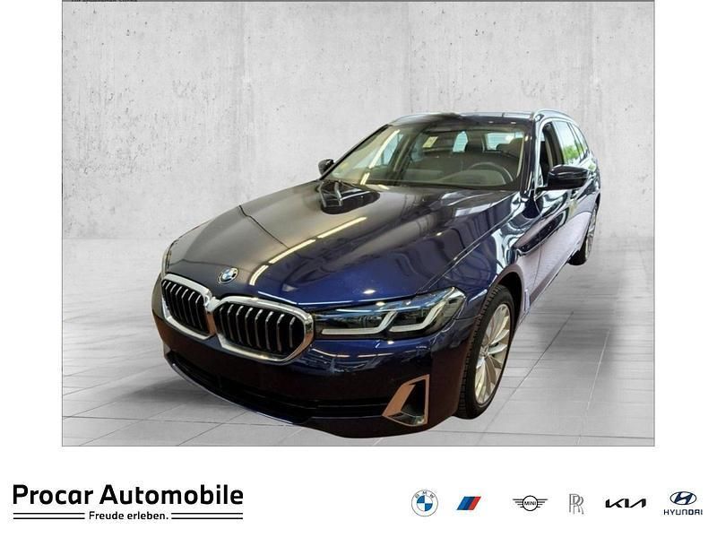 Blau Gebraucht 2021 BMW 540 Luxury Line Kombi | 52.490 € (Teuer) - Bild 1/4