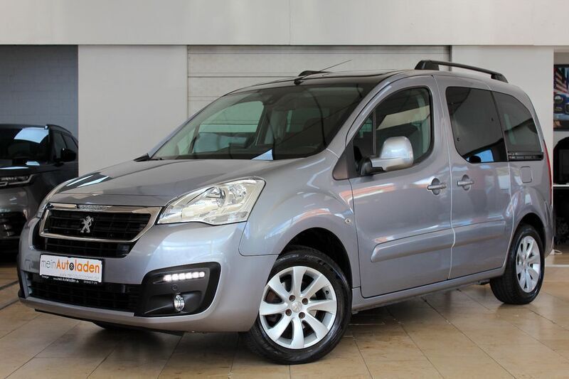 Grau Gebraucht 2017 Peugeot Partner Tepee Van / Kleinbus | 13.450 € (Etwas zu teuer) - Bild 1/4