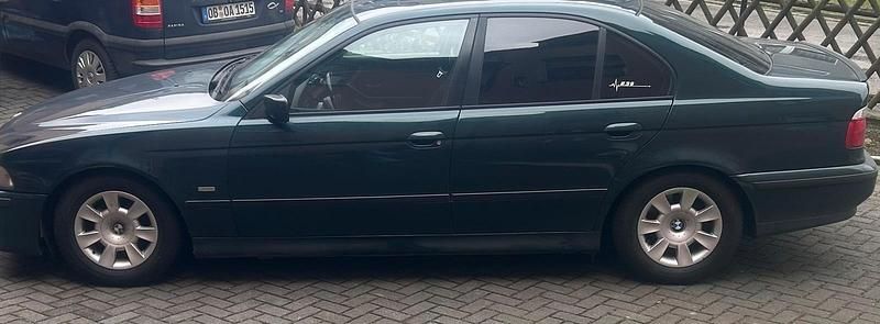 Grün Gebraucht 1998 BMW 528 Limousine | 4.000 € (Fairer Preis) - Bild 1/4