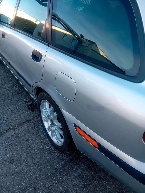 Gebraucht Volvo V40 122 PS (89 kW) 2002 Grau Kombi