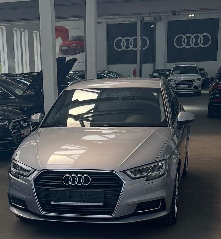 Gebraucht Audi A3 S-Line 131 PS (96 kW) 2020 Silber Limousine