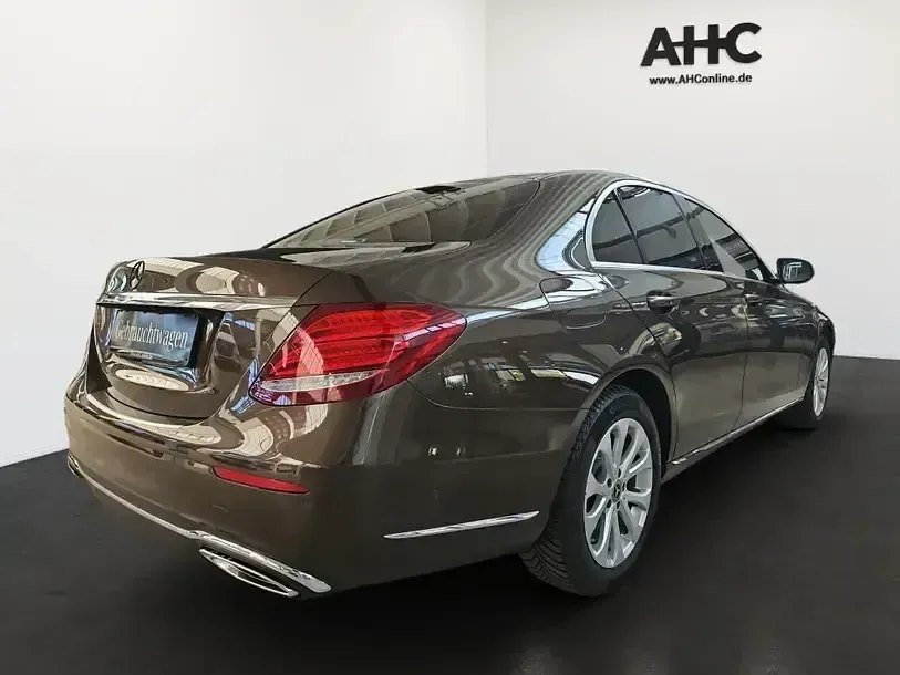 Gebraucht Mercedes E250 Luxury 211 PS (155 kW) 2017 Braun Limousine