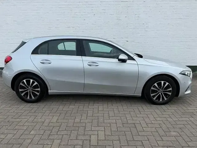 Gebraucht Mercedes A200 150 PS (110 kW) 2021 Iridiumsilber  metalliclack Limousine