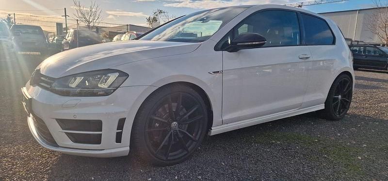Weiß Gebraucht 2016 VW Golf VII R Limousine | 19.990 € (Fairer Preis) - Bild 1/4