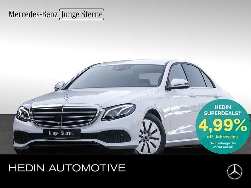Unilack polarweiß Gebraucht 2020 Mercedes E220 Limousine | 30.800 € (Guter Preis) - Bild 1/4