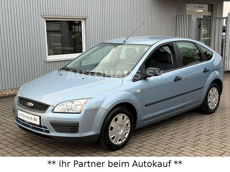 Gebraucht Ford Focus Trend 101 PS (74 kW) 2005 Blau Limousine