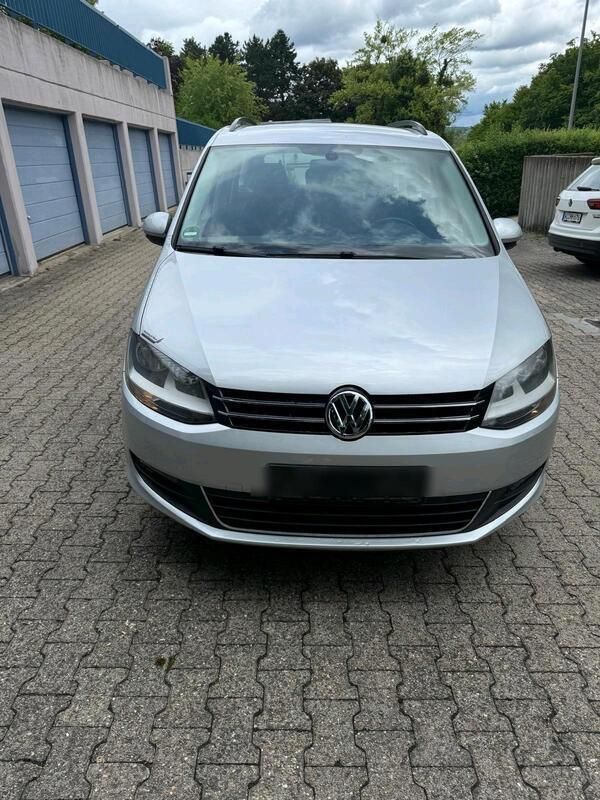 Silber Gebraucht 2012 VW Sharan Van / Kleinbus | 5.799 € (Superpreis) - Bild 1/4