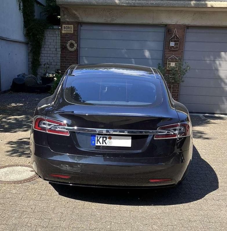 Schwarz Gebraucht 2018 Tesla Model S Limousine | 22.501 € (Superpreis) - Bild 1/1