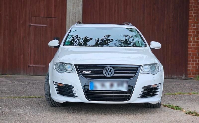 Weiß Gebraucht 2010 VW Passat R Kombi | 15.000 € - Bild 1/4