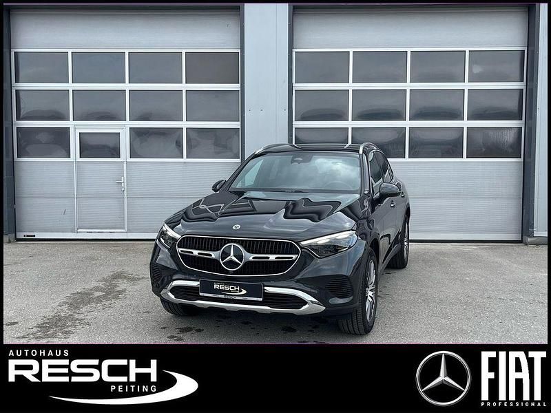Gebraucht Mercedes GLC200 204 PS (150 kW) 2024 Grau SUV