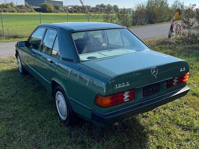 Gebraucht Mercedes 190 160 PS (117 kW) 1987 Grün Limousine