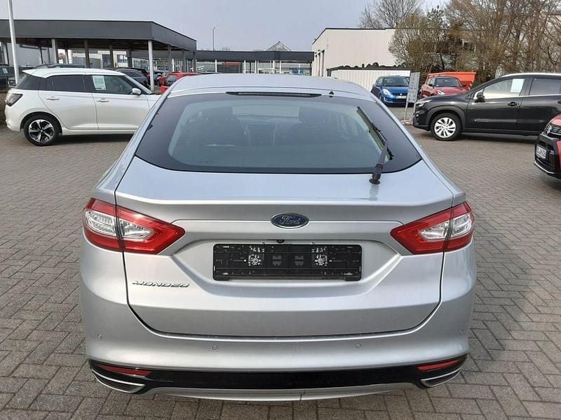 Gebraucht Ford Mondeo Titanium 179 PS (131 kW) 2015 Grau Limousine