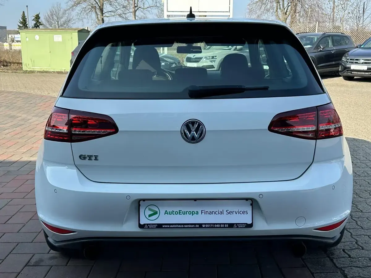 Gebraucht VW Golf VII GTI 220 PS (161 kW) 2016 Weiß Limousine