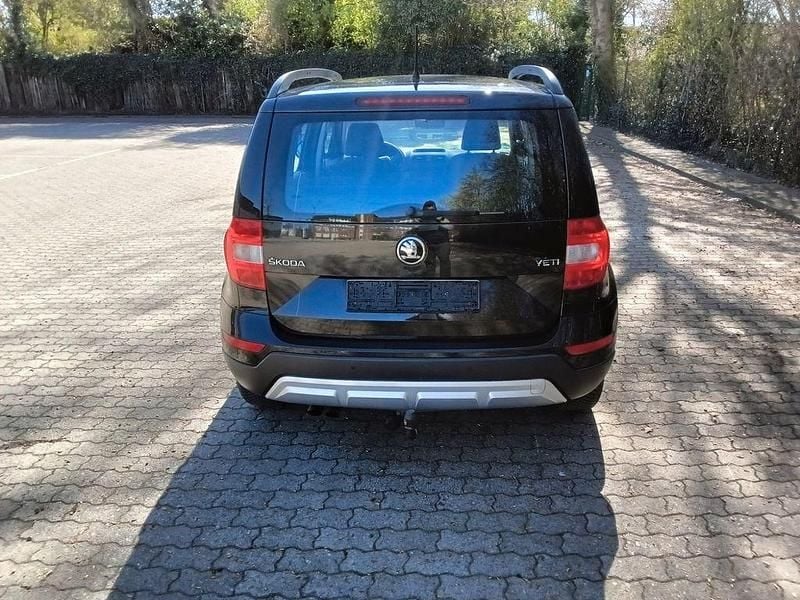 Gebraucht Skoda Yeti Active 105 PS (77 kW) 2015 Schwarz SUV