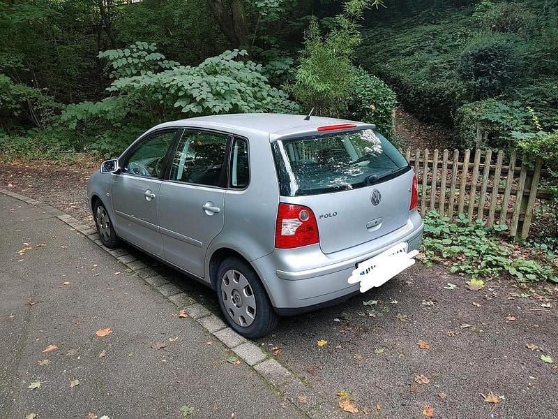 Silber Gebraucht 2003 VW Polo Limousine | 650 € (Superpreis) - Bild 1/4
