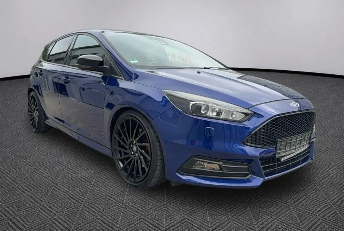 Gebraucht Ford Focus ST 250 PS (183 kW) 2017 Blau Kleinwagen