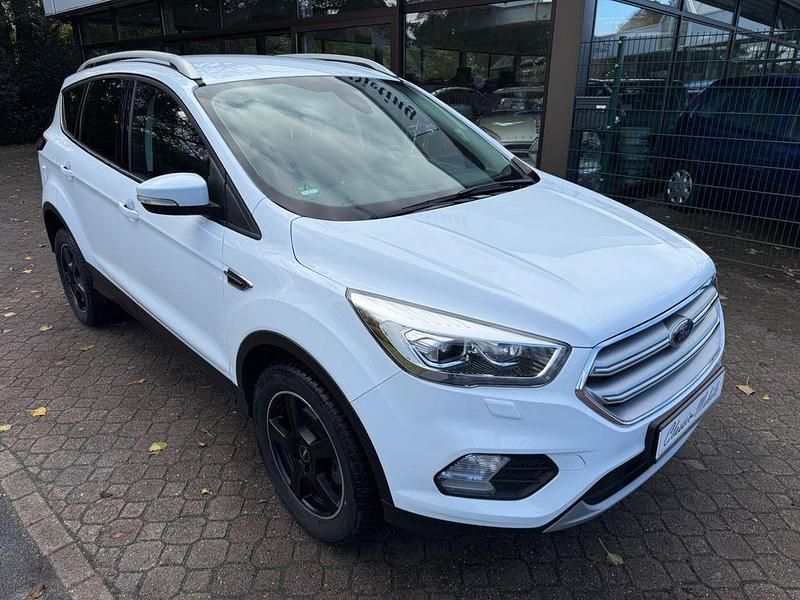 Weiß Gebraucht 2018 Ford Kuga Cool & Connect SUV | 10.900 € (Superpreis) - Bild 1/4