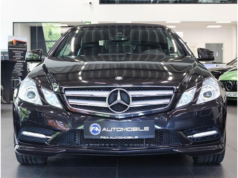 Gebraucht Mercedes E350 AMG line 306 PS (225 kW) 2012 Schwarz Cabrio