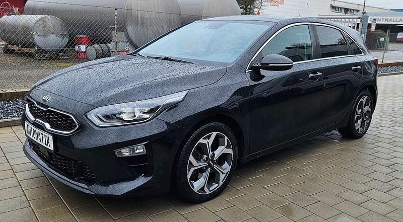 Schwarz Gebraucht 2019 Kia Ceed Platinum Edition Kleinwagen | 13.990 € (Fairer Preis) - Bild 1/4