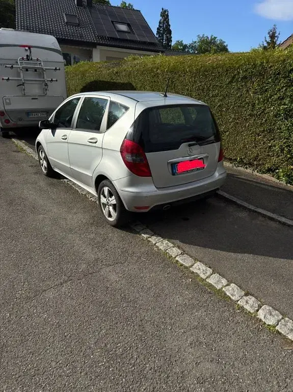 Gebraucht Mercedes A180 109 PS (80 kW) 2009 Silber Van / Kleinbus