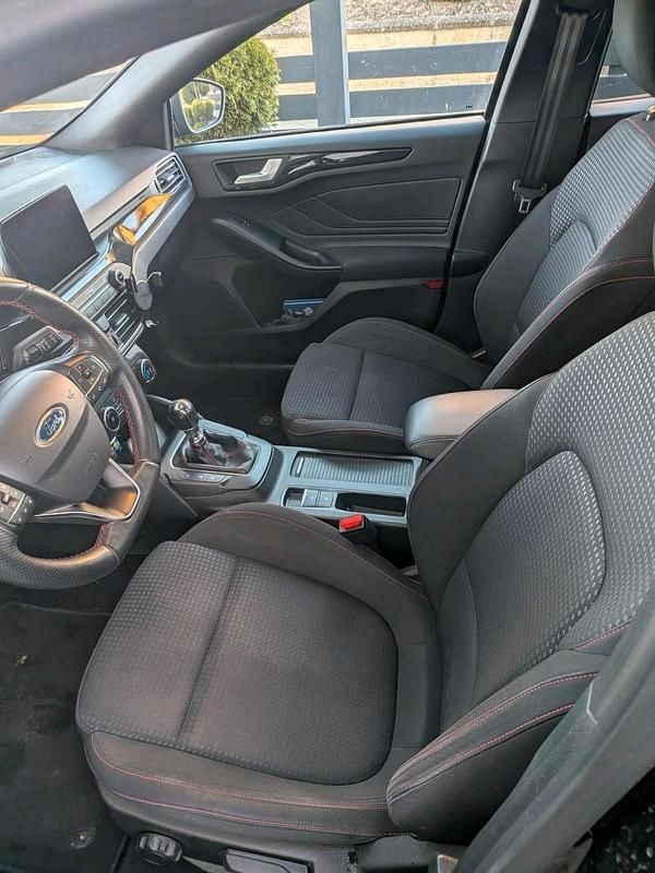 Second-hand Ford Focus 125 CP (91 kW) 2019 Negru Break