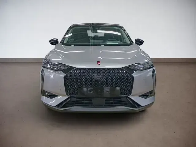 Gebraucht DS Automobiles DS3 Crossback Performance 131 PS (96 kW) 2024 Grau SUV
