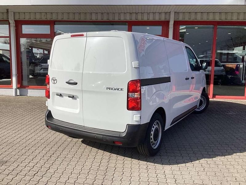 Neu Toyota Proace 120 PS (88 kW) 2026 Other Van / Kleinbus