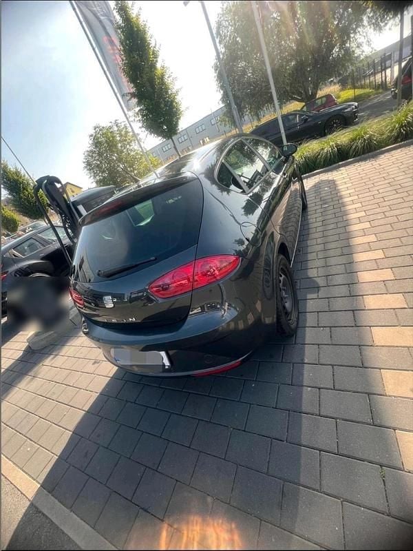 Second-hand Seat Leon 105 CP (77 kW) 2011 Gri Hatchback