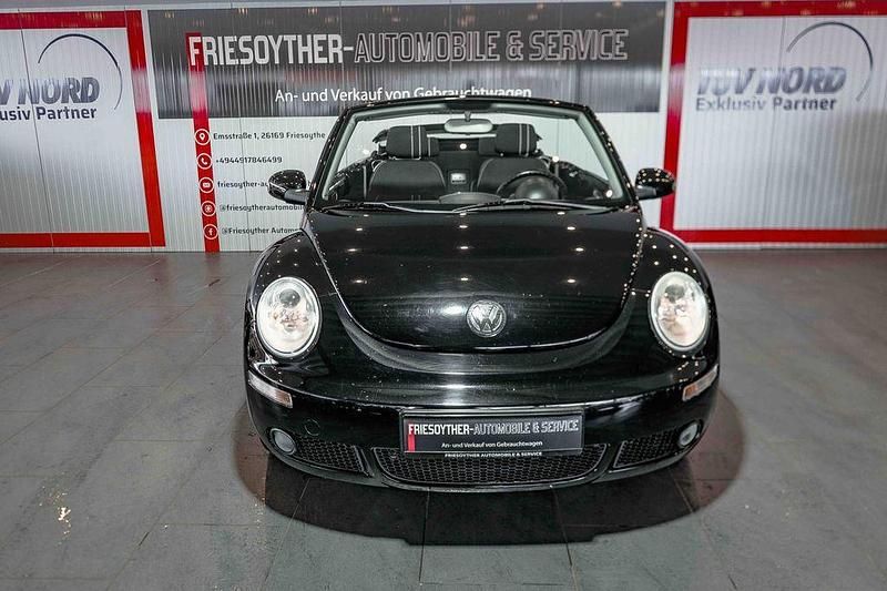 Gebraucht VW New Beetle Cabriolet 75 PS (55 kW) 2010 Schwarz Cabrio