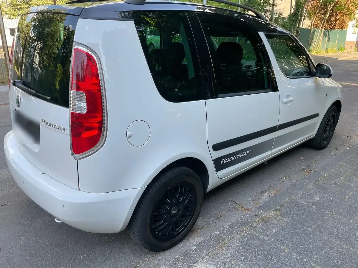 Gebraucht Skoda Roomster 86 PS (63 kW) 2012 Silber Van / Kleinbus